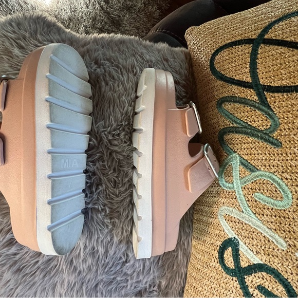Mia Santi Double Buckle Platform Sandals - BLUSH- Size 7 - Picture 8 of 8